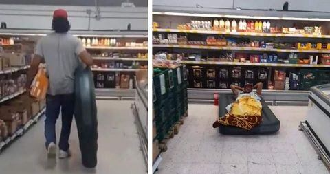 Con colchoneta en mano, un hombre entró a supermercado de Montería