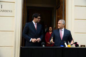 Iván Duque y Ranil Jayawardena