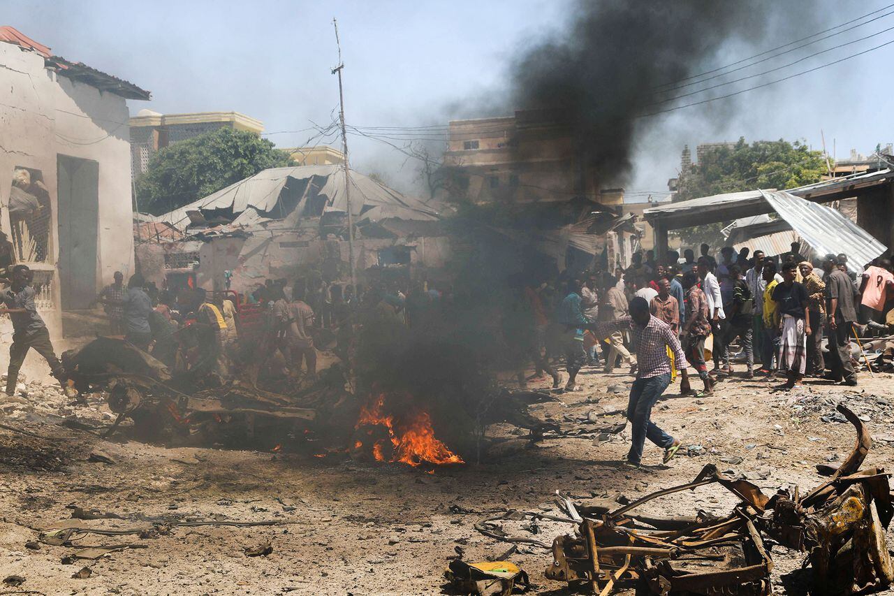 Explota carro bomba en capital Somalí