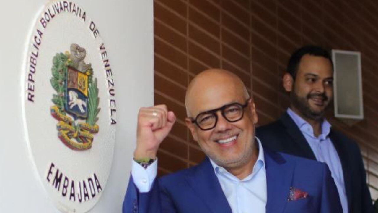 Jorge Rodríguez, presidente de la Asamblea Nacional de Venezuela, festejó la salida de Juan Guaidó