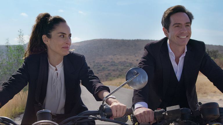 Ana Serradilla y Mauricio Ochmann protagonizan la película A Todas Partes.