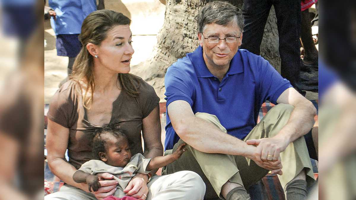 En India en 2011, en el marco de su labor filantrópica. Él ha donado más de 40.000 millones de dólares a su Fundación Bill y Melania Gates. 