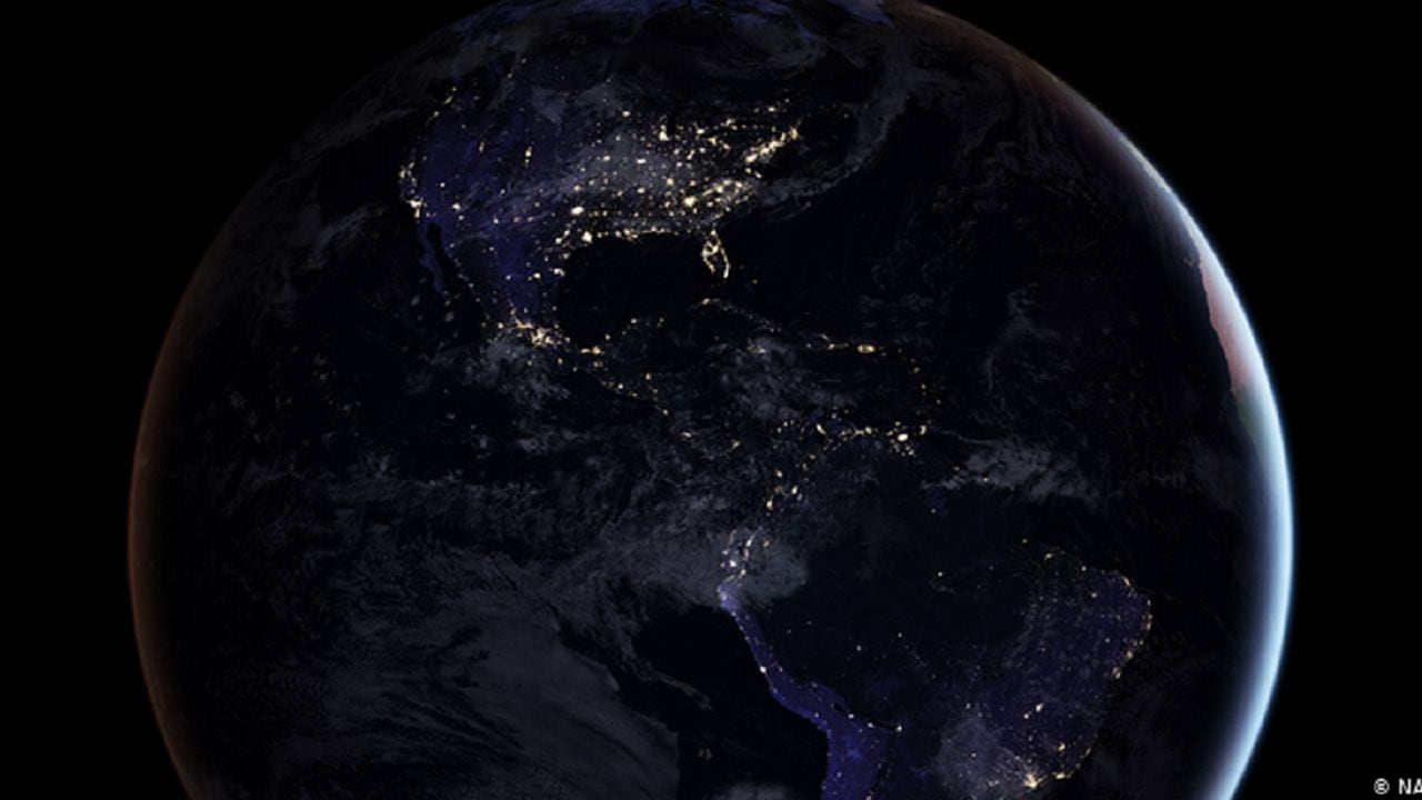 Imagen de la NASA de la Tierra por la noche