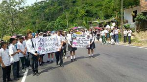 Compañeros de Karina Blanco marcharon como símbolo de protesta