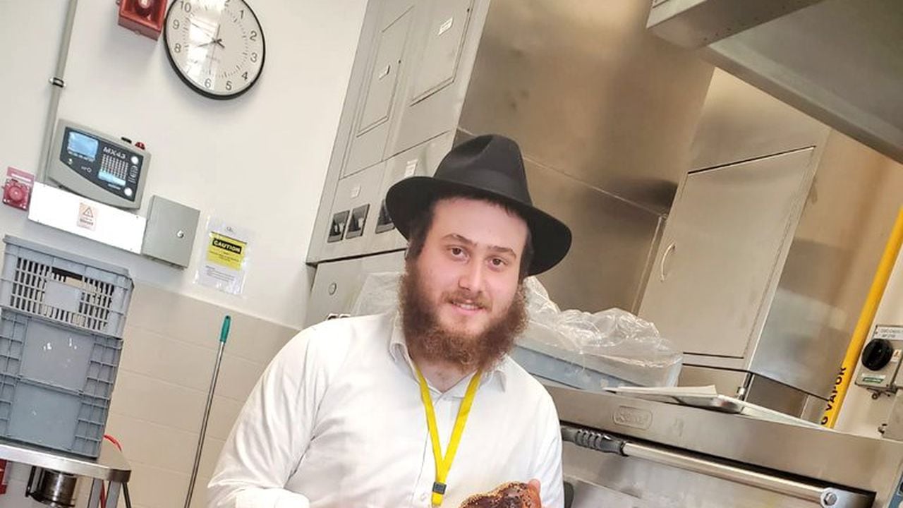 El rabino asegura que sus alimentos son 100 % kosher.
