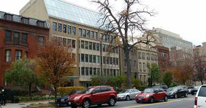 La nueva sede de las oficinas de Colombia en Massachusetts Avenue en Washington, junto a la Embajada del Perú y a la Escuela de Relaciones Internacionales de la Johns Hopkins University.