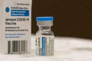 Aumentan casos de trombosis en EE.UU. tras aplicación de la vacuna de J&J