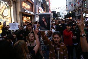 Las imágenes de protesta contra el gobierno iraní se extendió hasta países como Turquía.