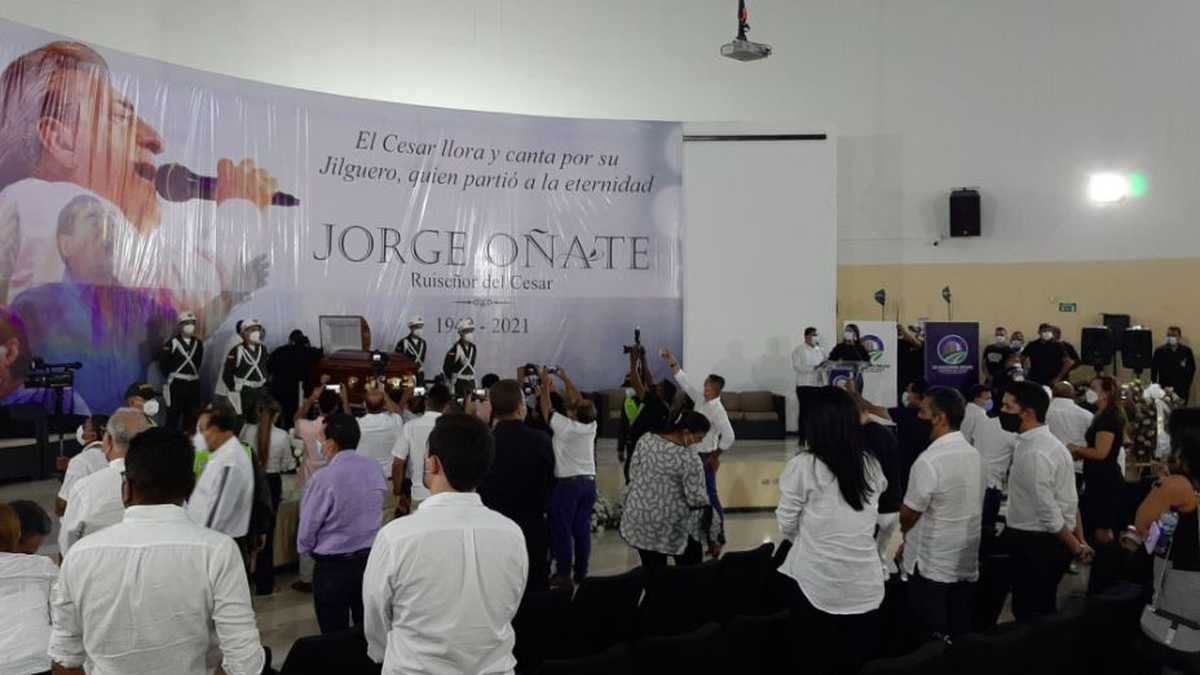 En la Biblioteca Departamental Rafael Carrillo Luquez de Valledupar, la Gobernación del Cesar rinde un homenaje póstumo a Jorge Oñate.