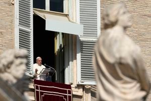 Crítica del papa Francisco contra el "culto a la apariencia" y llama a los sacerdotes a no sentirse "perfectos"