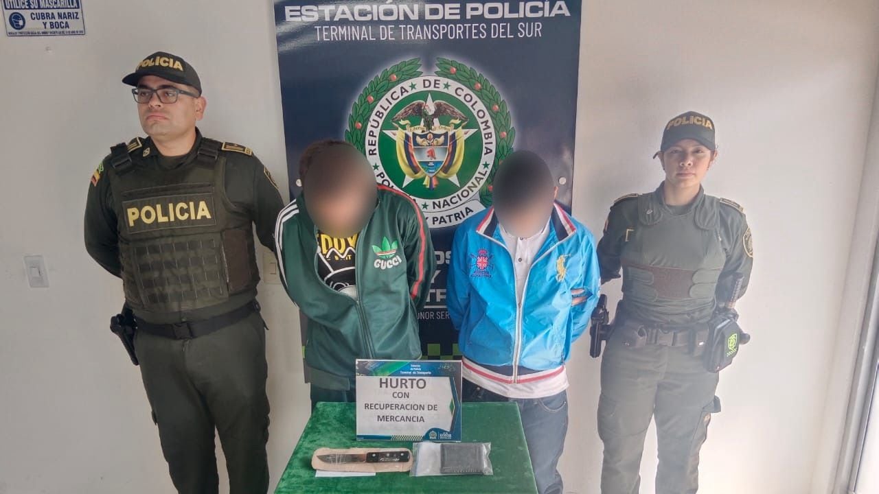 A punta de cuchillo, dos jóvenes se dedicaban a robar en buses intermunicipales entre Bogotá y Soacha