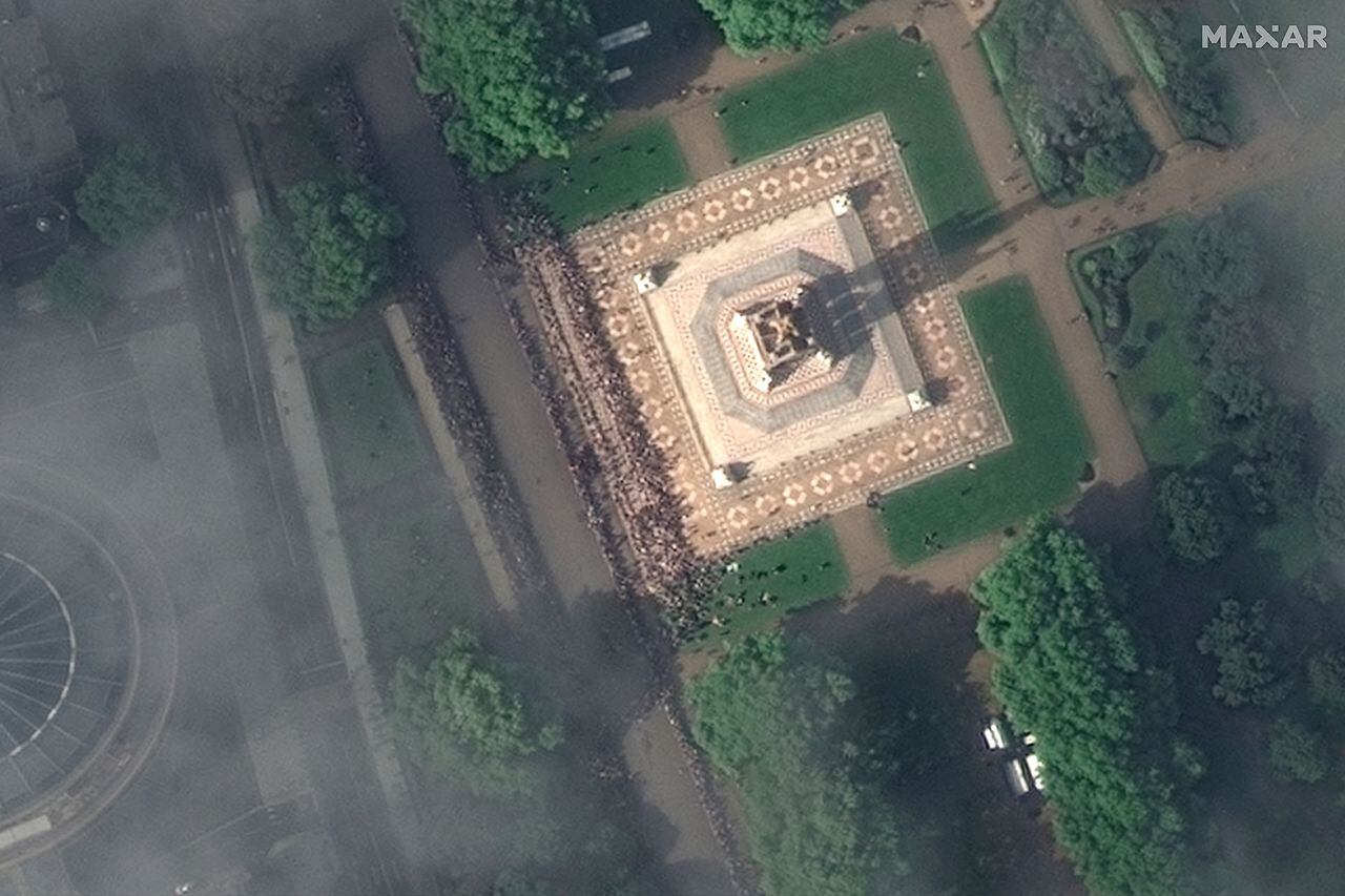 Imágenes satelitales muestran el funeral de la reina