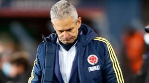 MONTEVIDEO, URUGUAY - OCTOBER 07: Head coach of Colombia Reinaldo Rueda looks on during a match between Uruguay and Colombia as part of South American Qualifiers for Qatar 2022 at Parque Central Stadium on October 07, 2021 in Montevideo, Uruguay. (Photo by Andres Cuenca-Pool/Getty Images)