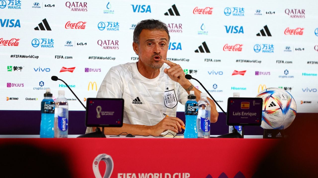 Soccer Football - FIFA World Cup Qatar 2022 - Spain Press Conference - Main Media Center, Doha, Qatar - December 5, 2022 Spain coach Luis Enrique during the press conference REUTERS/Gareth Bumstead
