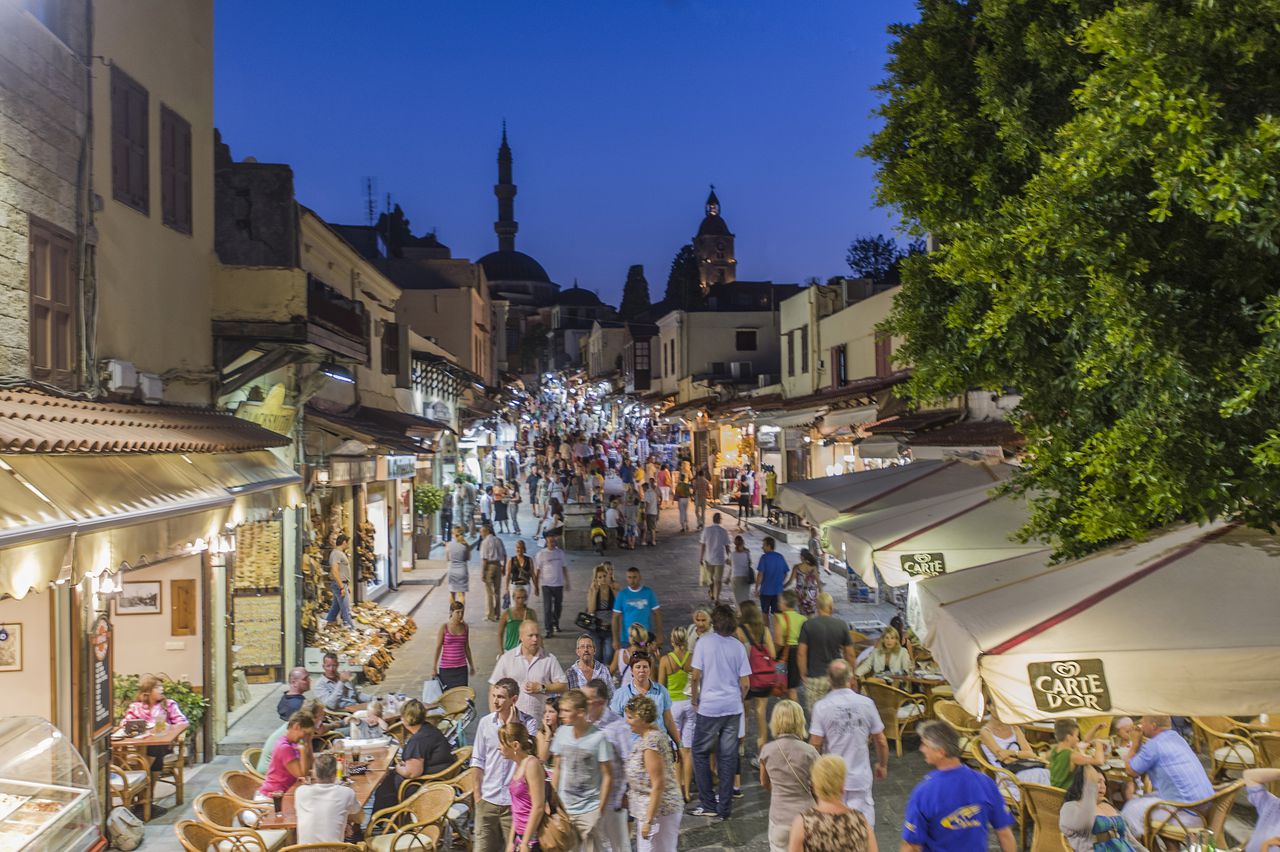 El turismo es parte fundamental de la economía griega