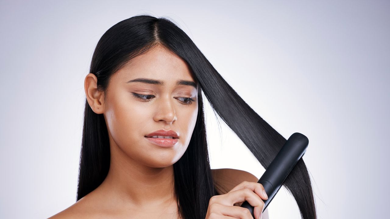 El uso excesivo de plancha puede debilitar el cabello.