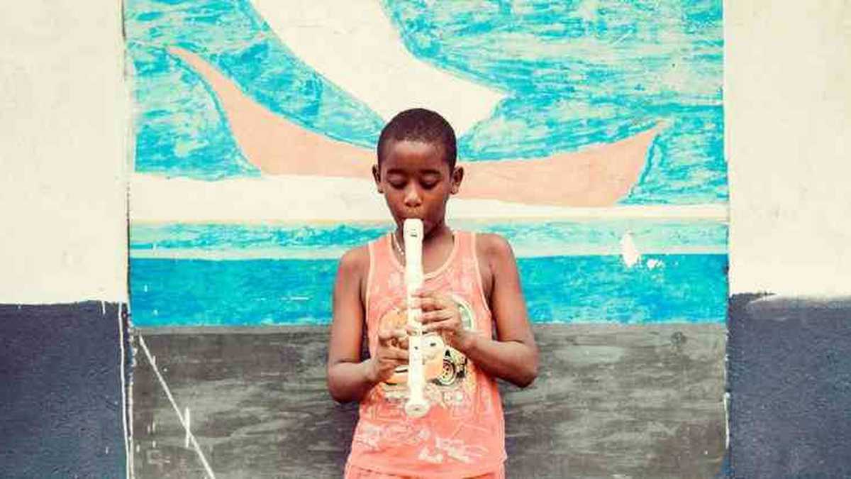 'Donar es una nota' busca entregar 18.000 flautas a niños y jóvenes vulnerables del país