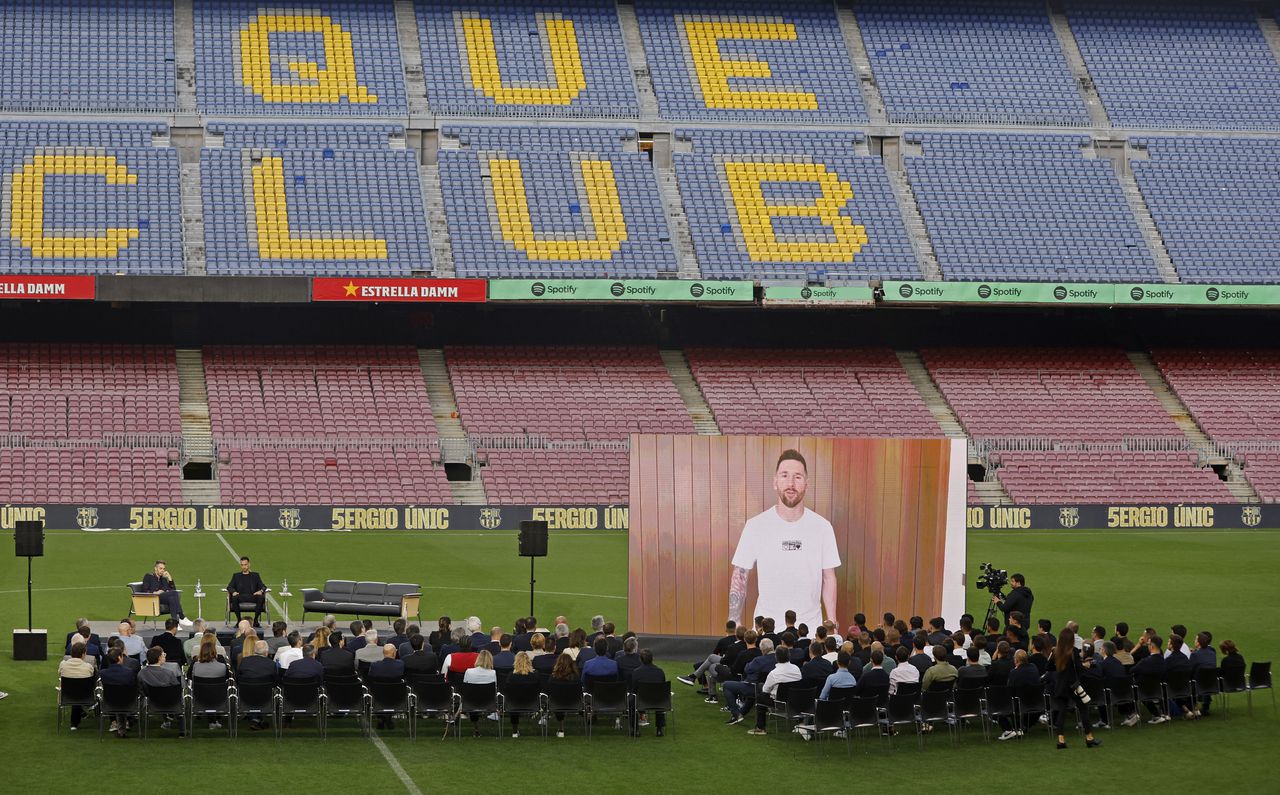 Soccer Football - FC Barcelona host a farewell event for Sergio Busquets - Camp Nou, Barcelona, Spain - May 31, 2023 General view of Paris St Germain's Lionel Messi on the big screen during the farewell event for Sergio Busquets REUTERS/Albert Gea