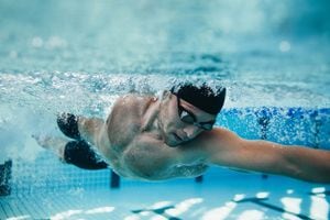 La natación es ideal no solo para la salud física, sino para afrontar temas sicológicos.