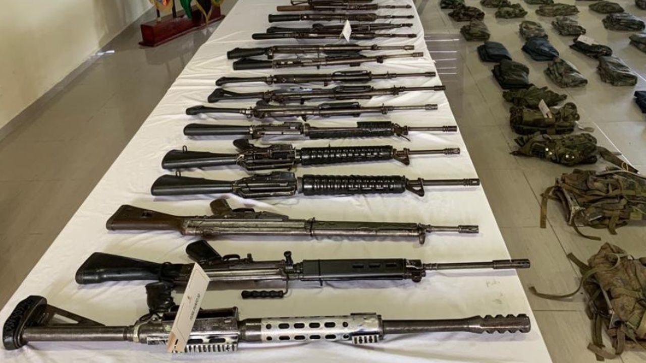 Arsenal de armas incautadas en la zona rural de Chocó al Clan del Golfo.