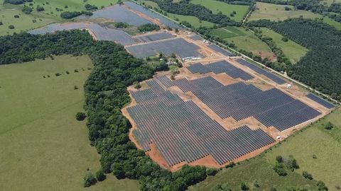 El parque solar Dinamarca alberga 22.000 paneles solares de última generación equipados con la tecnología tracker.
