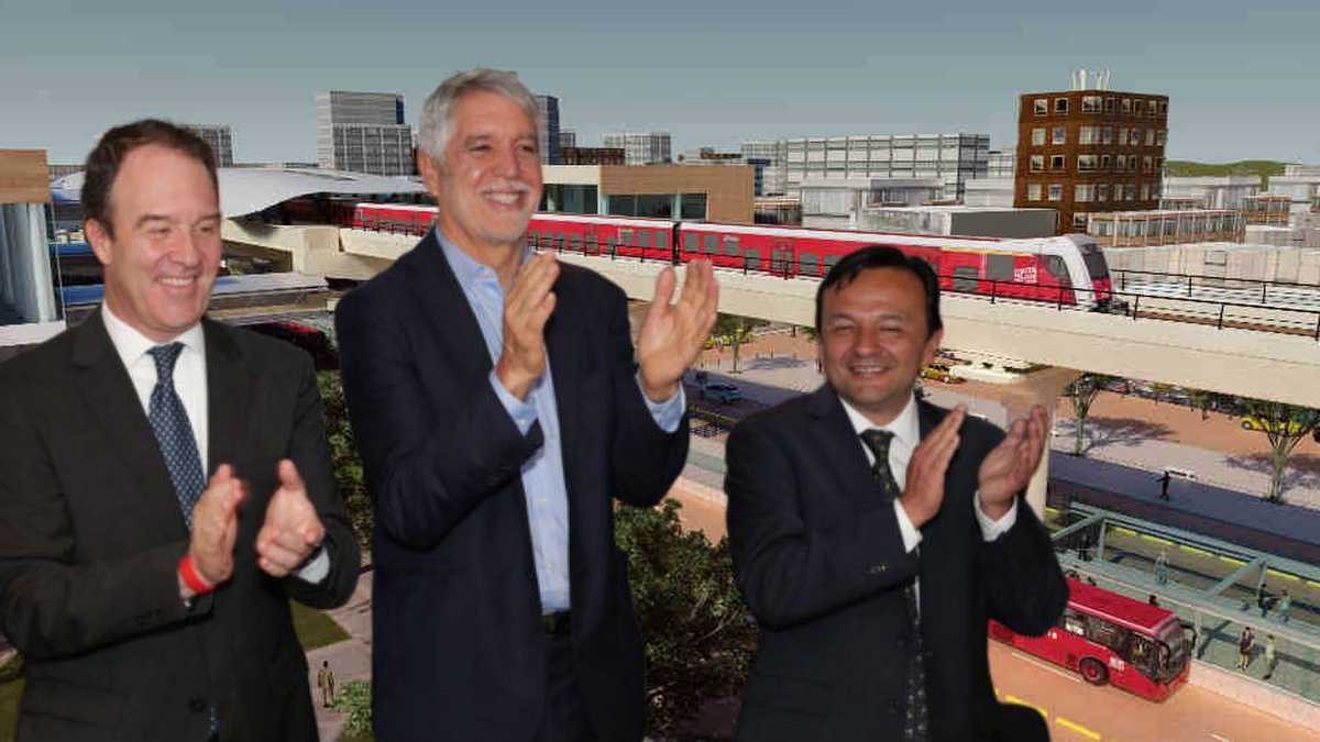 De izquierda a derecha: Andrés Escobar, gerente de la Empresa Metro de Bogota; Enrique Peñalosa, alcalde de Bogotá; Juan Pablo Bocarejo, secretario de Movilidad de Bogotá.