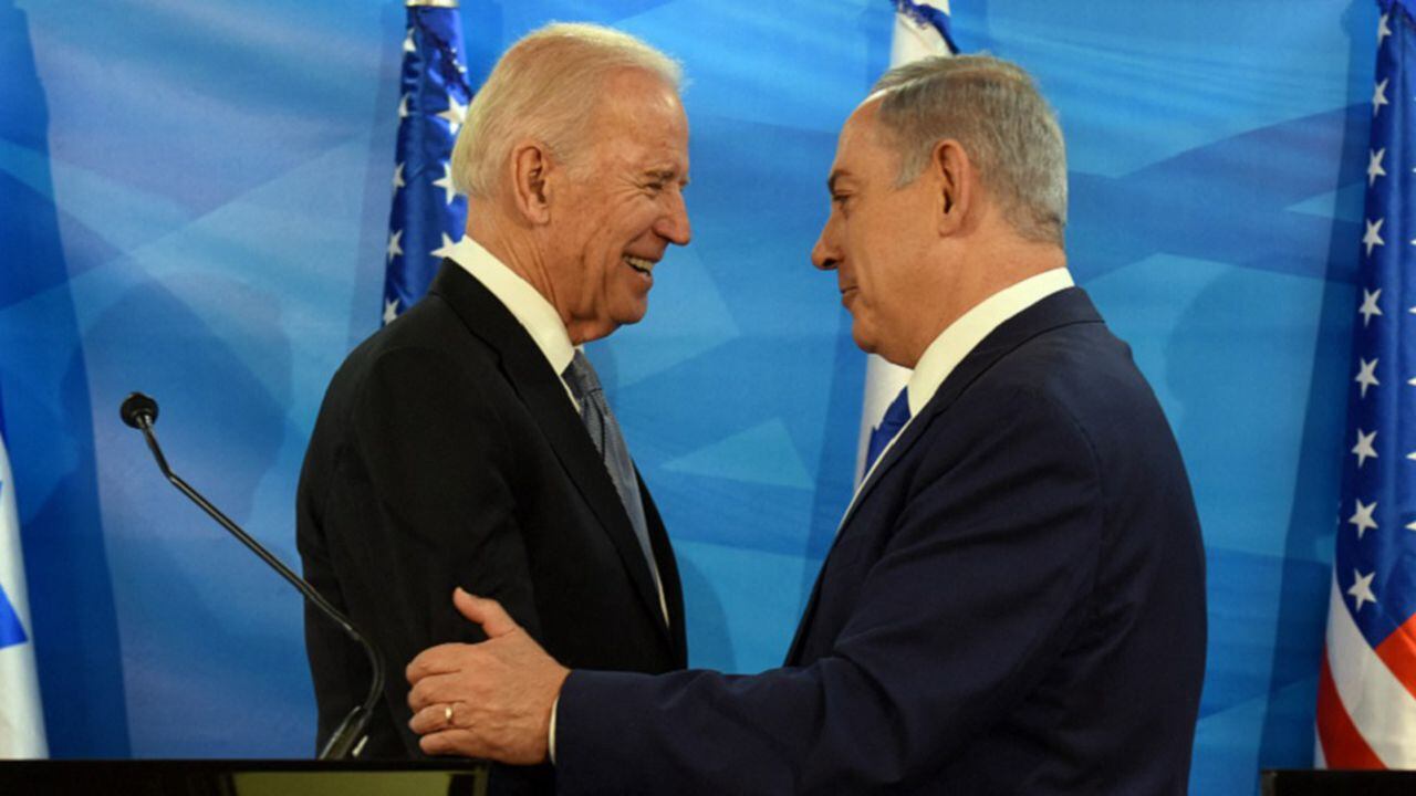 Imagen de archivo de encuentro en 2016 de los dos líderes.