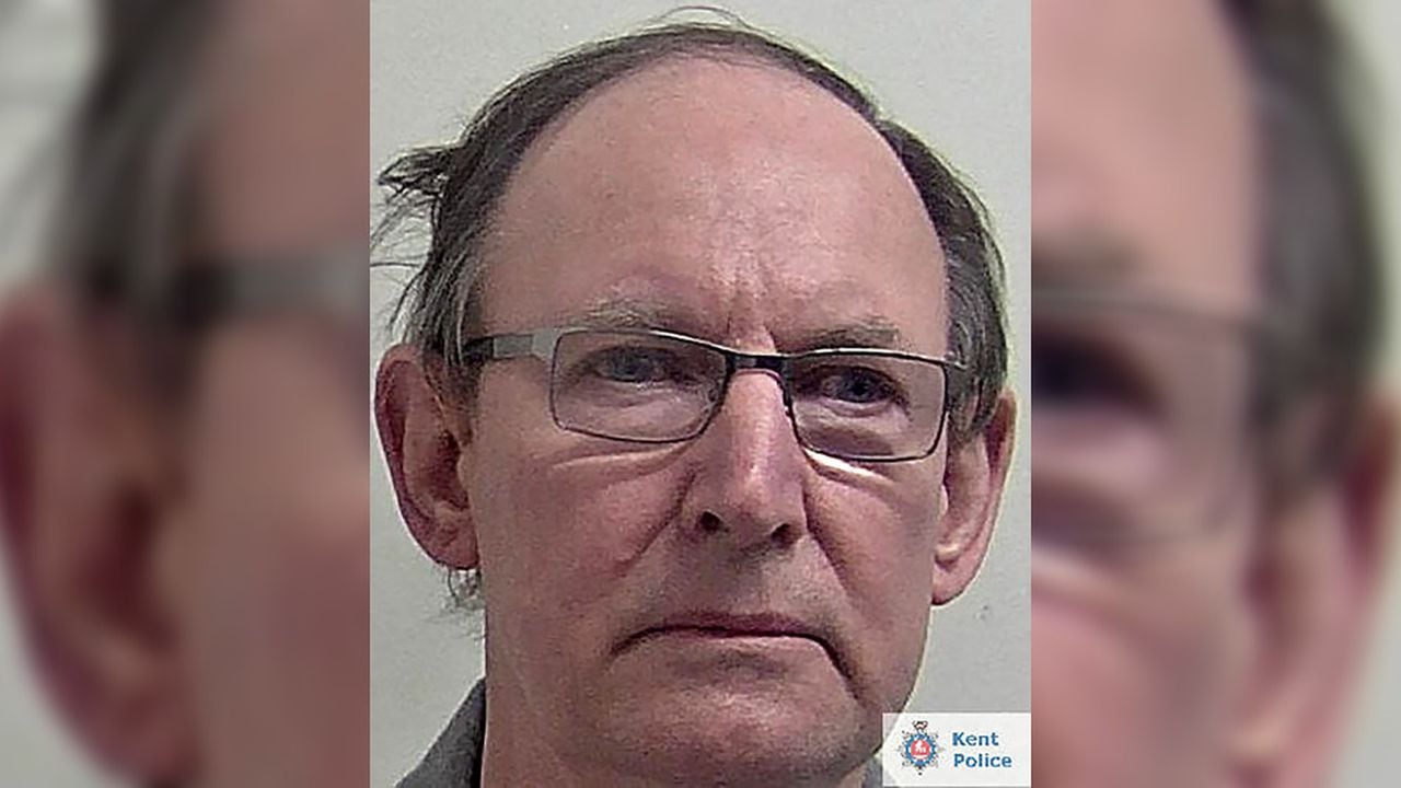 David Fuller, británico de 67 años de edad detenido