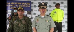A la derecha, El Coronel Carlos Andrés Correa Rodríguez, comandante de la Policía de Sucre.