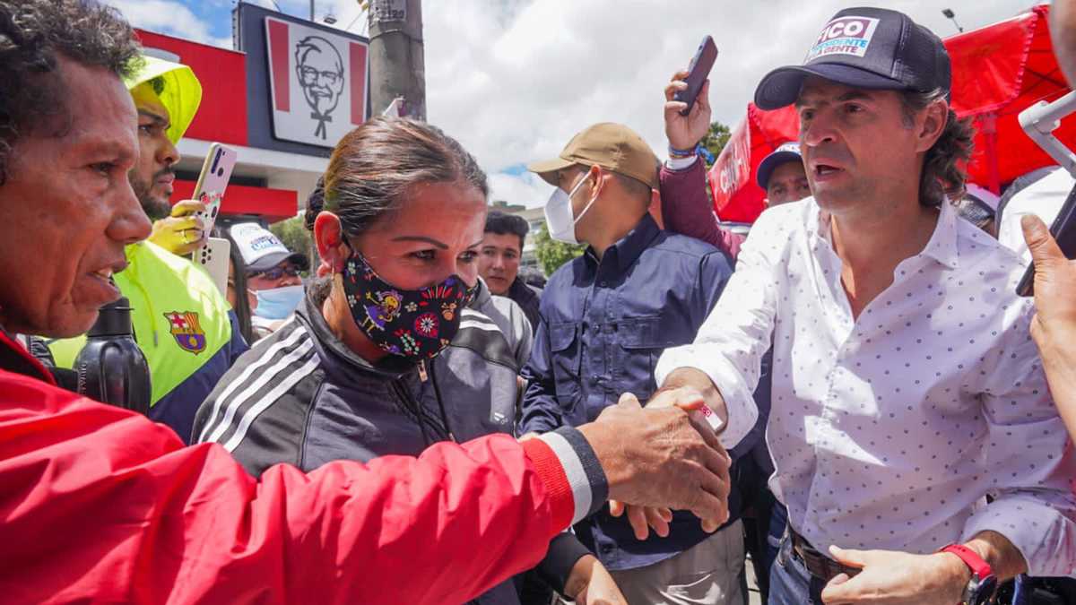 El candidato Federico Gutiérrez hizo un recorrido por Suba, en Bogotá, en donde compartió con los ciudadanos.