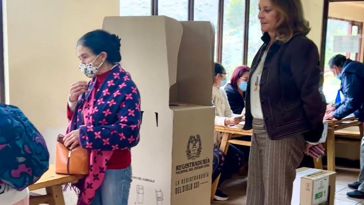 "Tenemos la responsabilidad de respetar el resultado de las urnas": Vicepresidenta