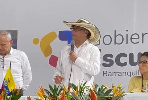 El presidente Gustavo Petro durante su intervención en Barranquilla, donde habló de las tarifas de energía eléctrica.