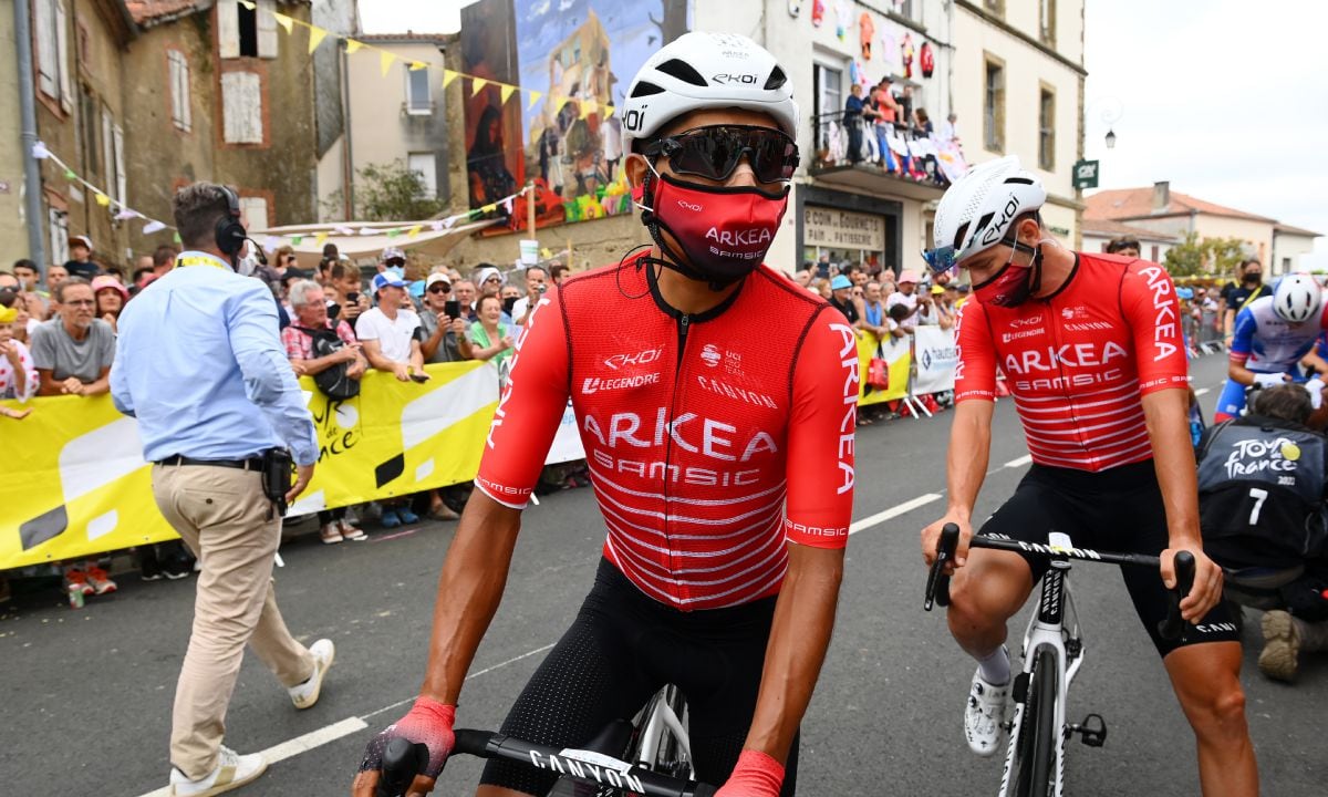 CAHORS, FRANCE - JULY 22: Nairo Alexander Quintana Rojas of Colombia and Team Arkéa - Samsic wearing the women's team jersey they will wear in the 1st edition of the Tour de France during the team presentation prior to the 109th Tour de France 2022, Stage 19 a 188,3km stage from Castelnau-Magnoac to Cahors / #TDF2022 / #WorldTour / on July 22, 2022 in Cahors, France. (Photo by Getty Images/Tim de Waele)