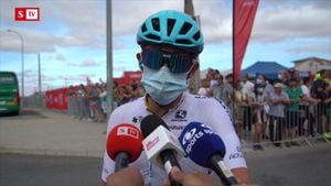 Miguel Ángel López con Semana en la Ruta - etapa 18 (Vuelta a España 2022).
