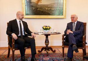 El primer ministro de Ucrania Denys Chmygal se reunión en Berlín con el presidente de Alemania Frank-Walter Foto: Twitter @Denys_Shmyhal