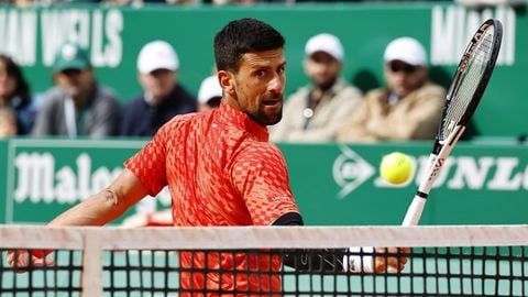 Tennis - ATP Masters 1000 - Monte Carlo Masters - Monte-Carlo Country Club, Roquebrune-Cap-Martin, France - April 13, 2023 Serbia's Novak Djokovic in action during his round of 16 match against Italy's Lorenzo Musetti REUTERS/Eric Gaillard