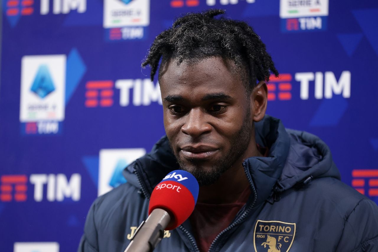 TURIN, ITALY - DECEMBER 04: Duvan Zapata of Torino FC is interviewed by Sky Sports following the final whistle of the Serie A TIM match between Torino FC and Atalanta BC at Stadio Olimpico di Torino on December 04, 2023 in Turin, Italy. (Photo by Jonathan Moscrop/Getty Images)