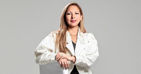 Alexandra OviedoFundadora de 03 Smart CitiesHan recibido el apoyo de la Cámara de Comercio de Bogotá y Alexa Oviedo ingresó al programa Mujeres Tech, una aceleradora de esta entidad. En 2020 también se convirtieron en empresa BIC o Sociedades Comerciales de Beneficio e Interés Colectivo.