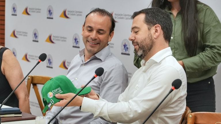 Los alcaldes Alejandro Eder y Carlos Fernando Galán firmaron un memorando de Hermanamiento Cultural.