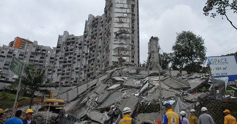 El colapso del edificio Space en Medellín encendió la controversia en torno a la creación de nuevas leyes que aumenten la vigilancia en la construcción de edificaciones.