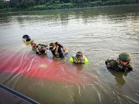 Diferentes autoridades buscan a un menor de edad tras accidente de avioneta en el río Guaviare.