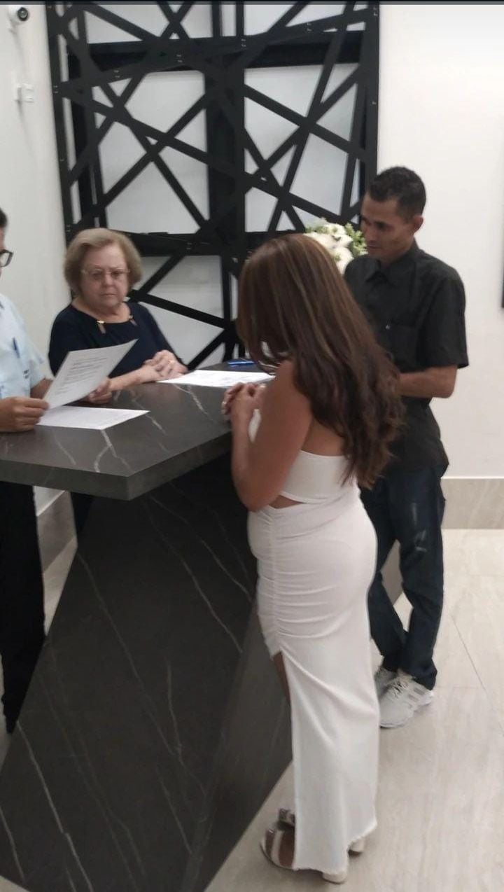 La mujer se casó en Brasil