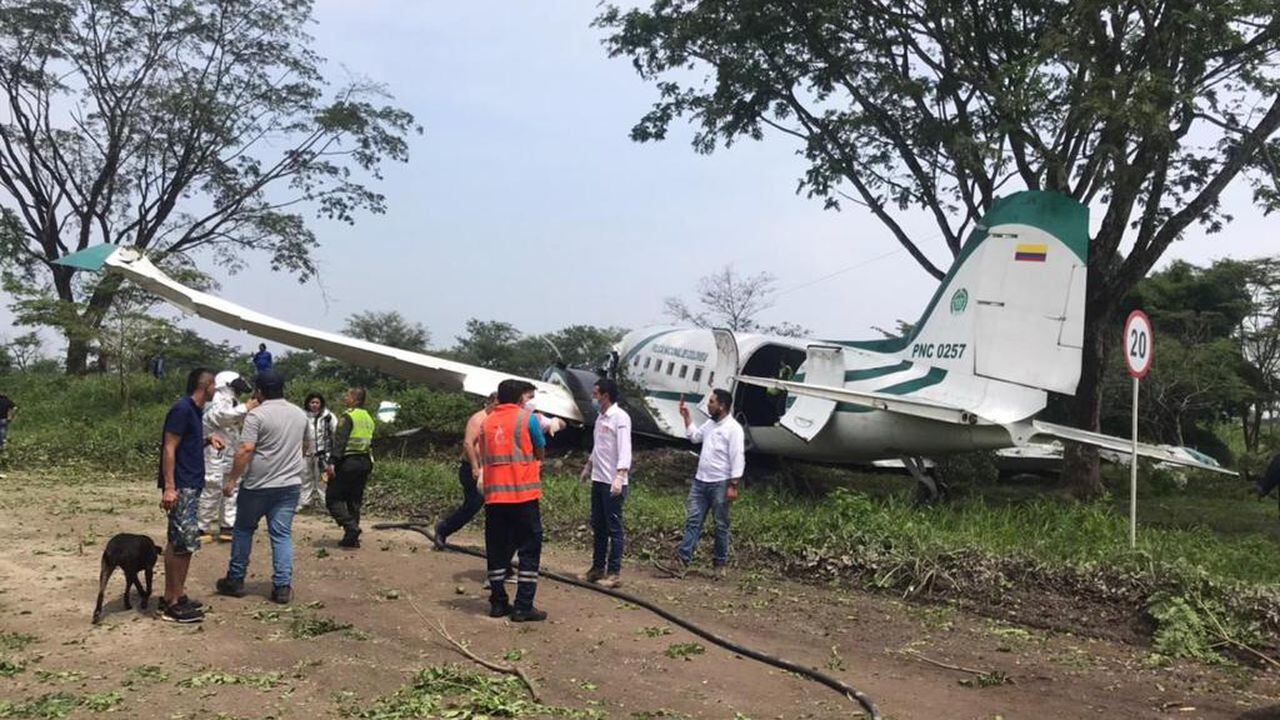 Un avión de la Policía se accidentó cuando aterrizaba en el aeropuerto de Villavicencio. Estas serían las causas.
