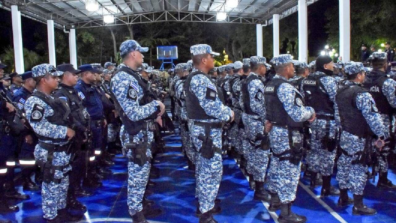 Miles de uniformados fueron desplegados  en Nueva Concepción (El Salvador) para capturar a los responsables de asesinar un policía.