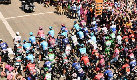 Así fue la salida masiva de la etapa 18 en el Giro de Italia 2023.
