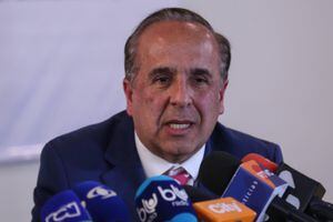 El Ministro de Transporte, Guillermo Reyes González.