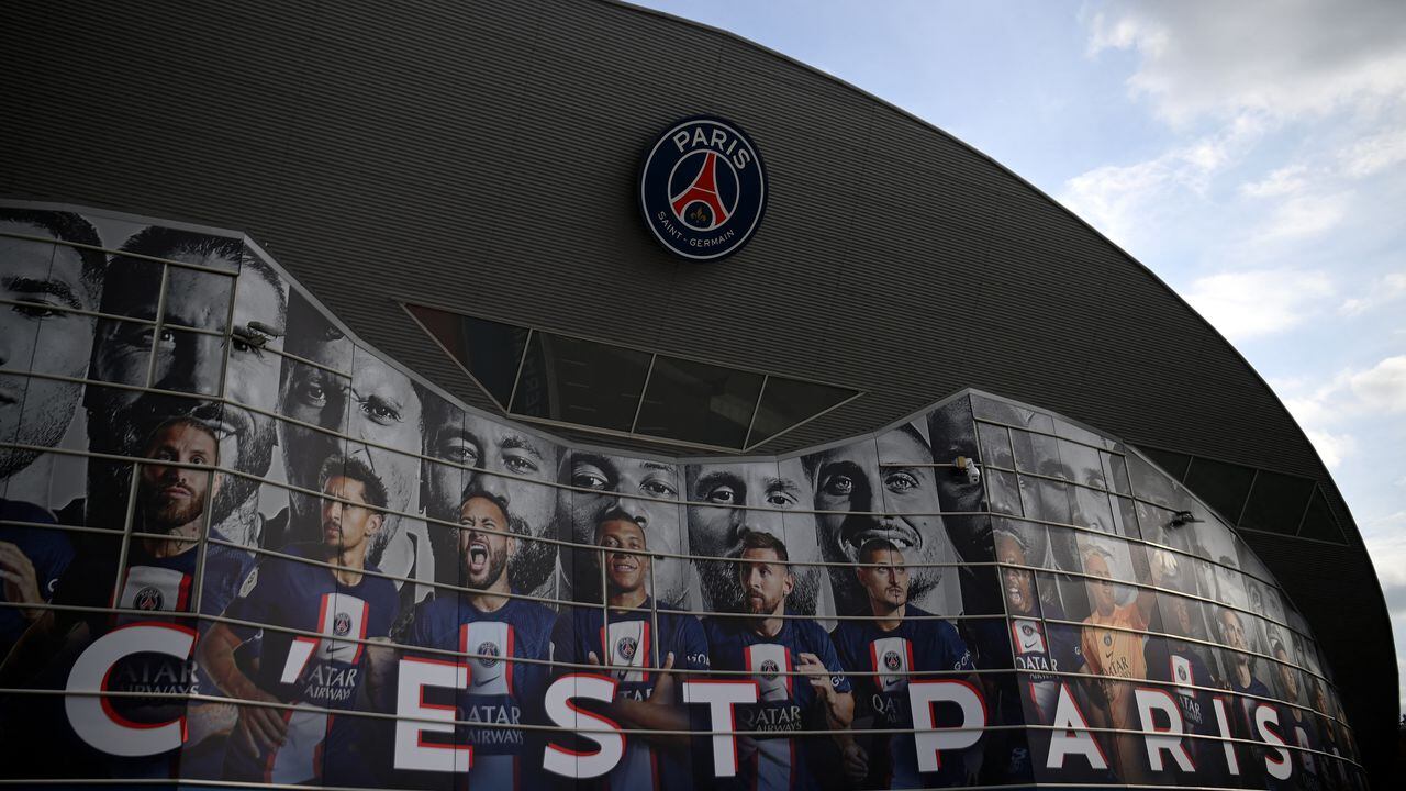 A general view of the Parc des Princes stadium in Paris on October 10, 2022, on the eve of their UEFA Champions League 1st round day 4 group H football match against Benfica. (Photo by FRANCK FIFE / AFP)