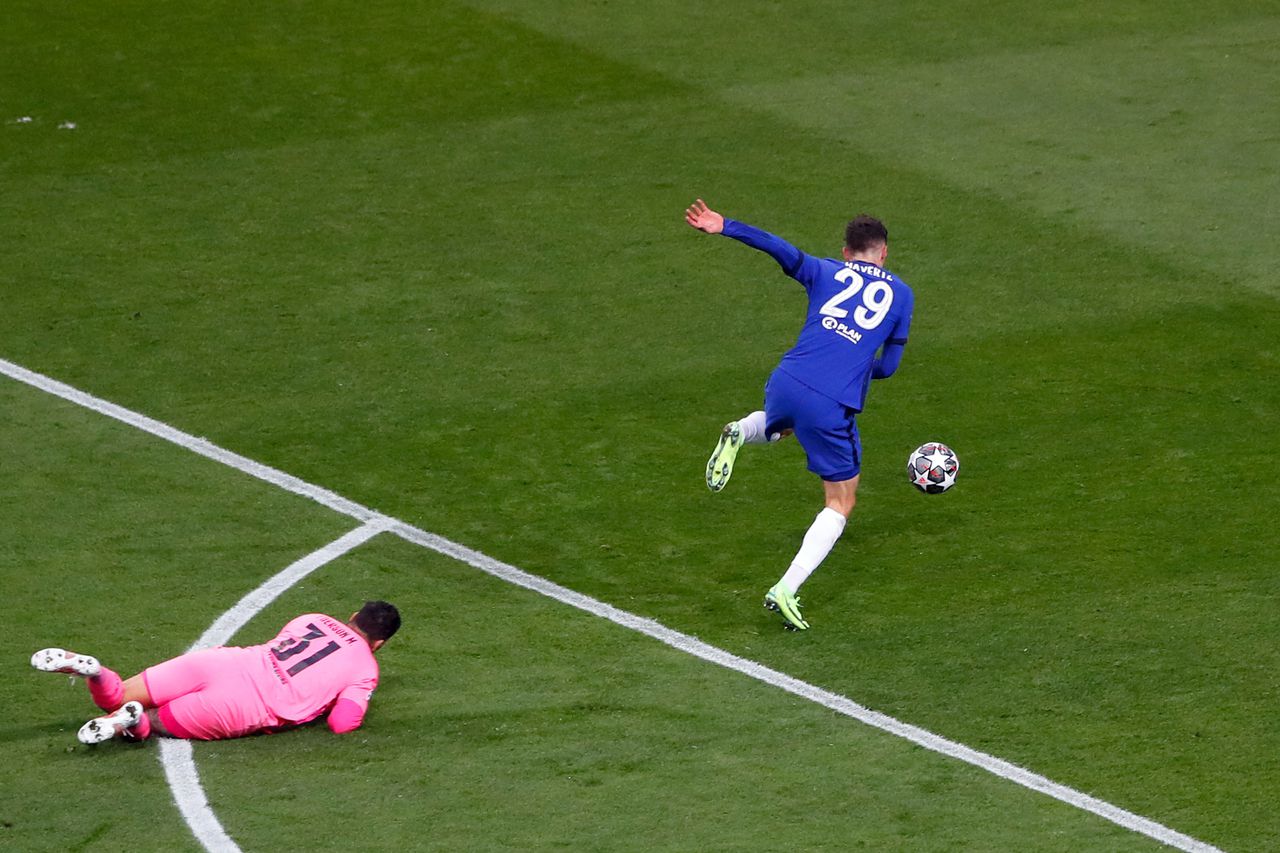 Momento del gol del Chelsea que le dio el triunfo contra el Manchester City.