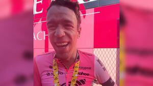 Rigoberto Urán termina sonriente la primera semana del Tour