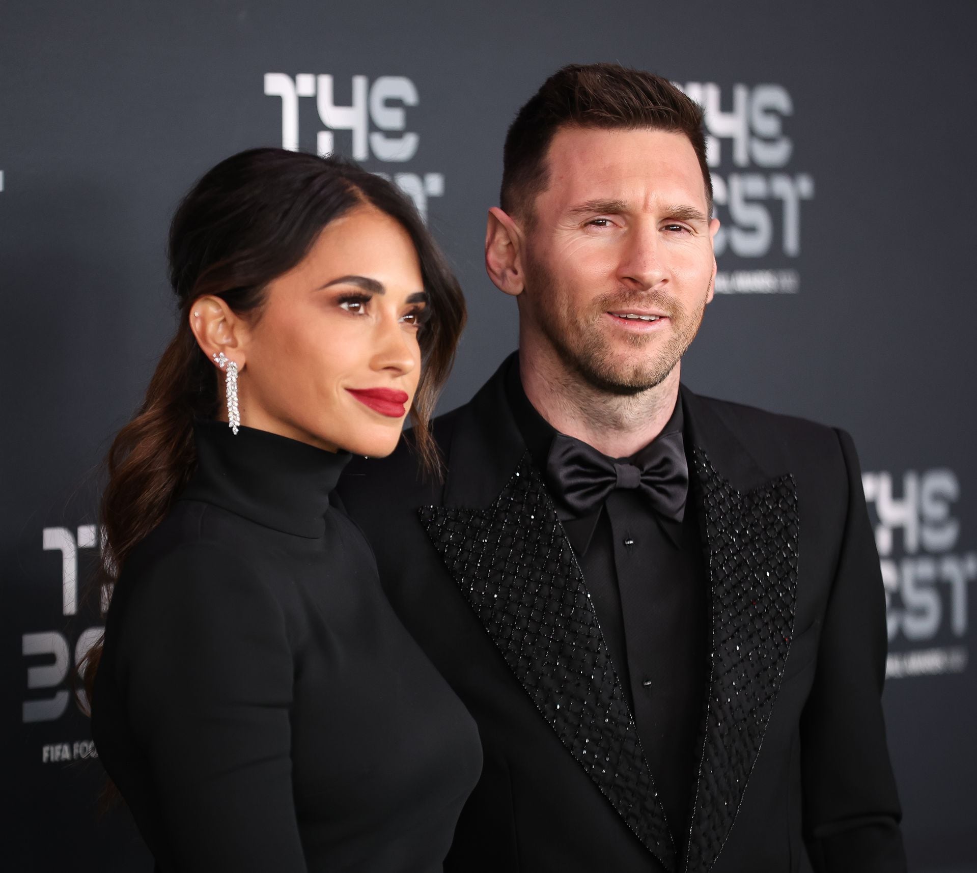 Antonela Rocuzzo estuvo junto al astro Lionel Messi en la más reciente gala de los premios The Best.
